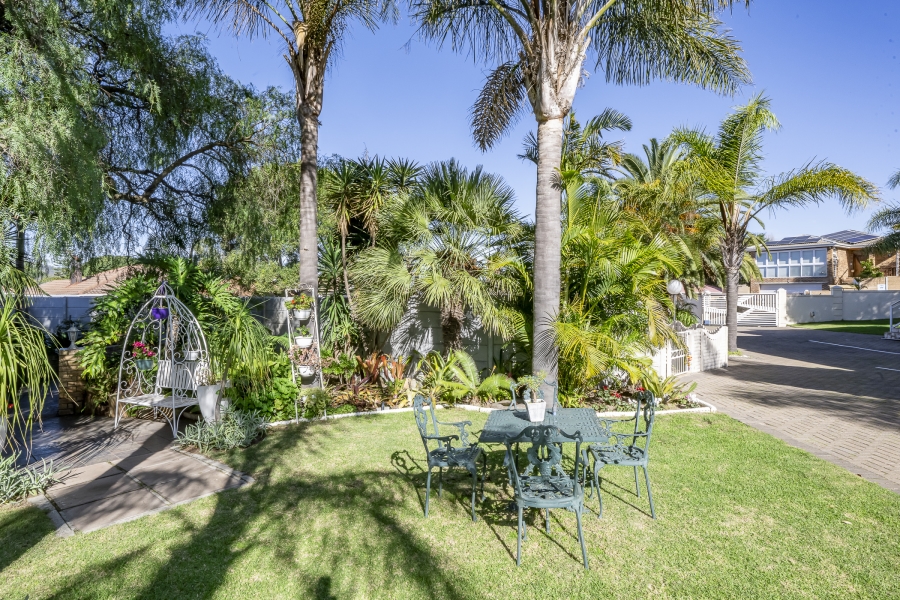8 Bedroom Property for Sale in Brackenfell South Western Cape